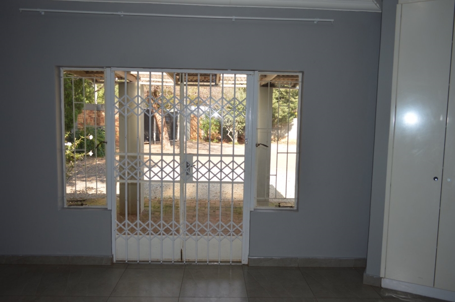 3 Bedroom Property for Sale in Flamwood North West
